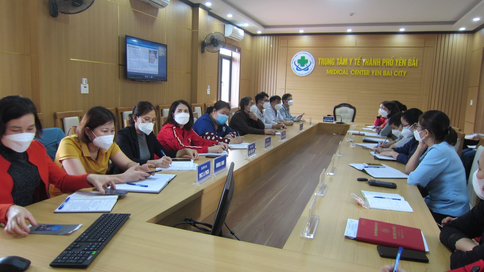 Trung tâm Y tế thành phố Yên Bái tham dự  tập huấn trực tuyến về tiêm chủng vắc xin phòng COVID-19 cho trẻ em từ 5 đến dưới 12 tuổi