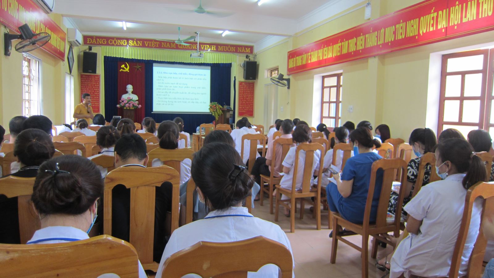 Tập huấn hướng dẫn thiết lập và triển khai cách ly tập trung tại Khách sạn trong phòng chống  dịch Covid-19