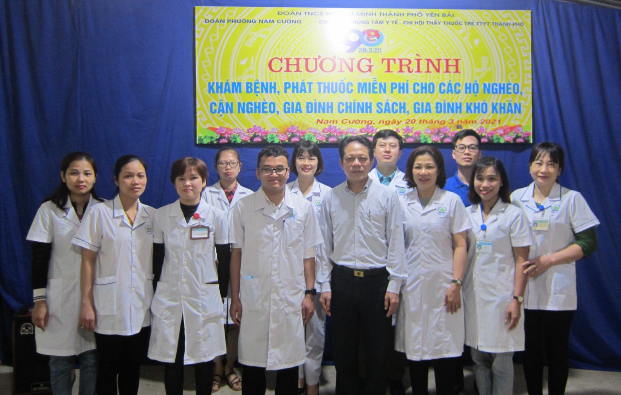 Khám bệnh, tư vấn sức khỏe và cấp thuốc miễn phí tại phường Nam Cường