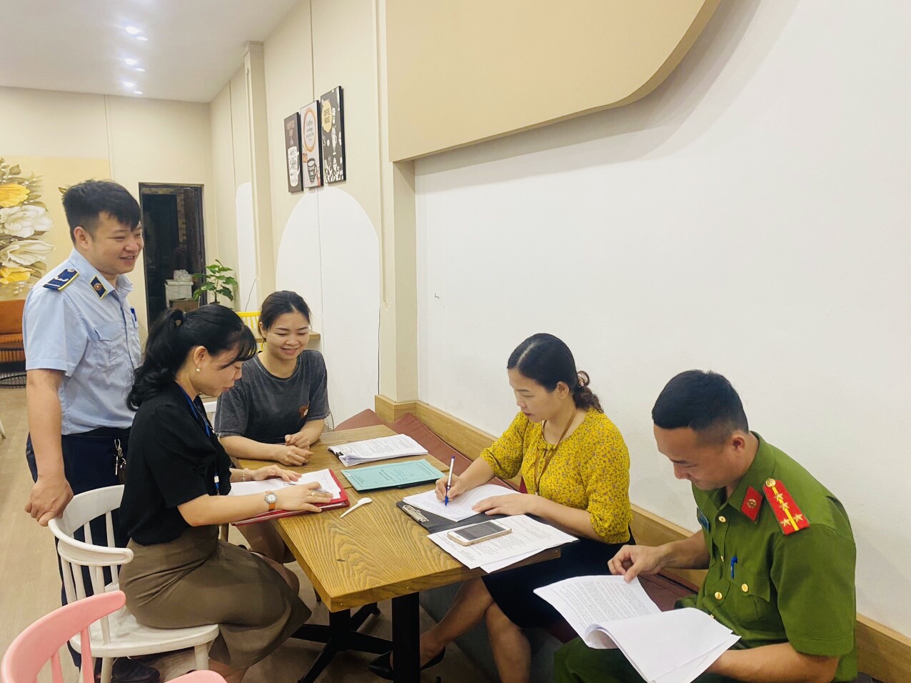 Hình ảnh tin tức Thành phố Yên Bái: Kiểm tra liên ngành an toàn thực phẩm trong Tháng hành động vì an toàn thực phẩm năm 2024