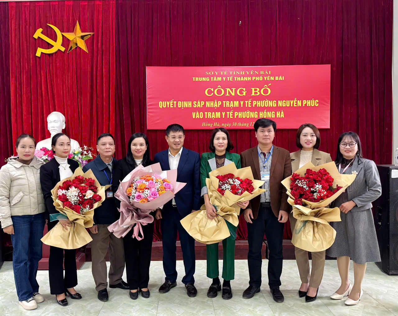 Hình ảnh tin tức Công bố Quyết định sáp nhập Trạm Y tế phường Nguyễn Phúc vào Trạm Y tế phường Hồng Hà