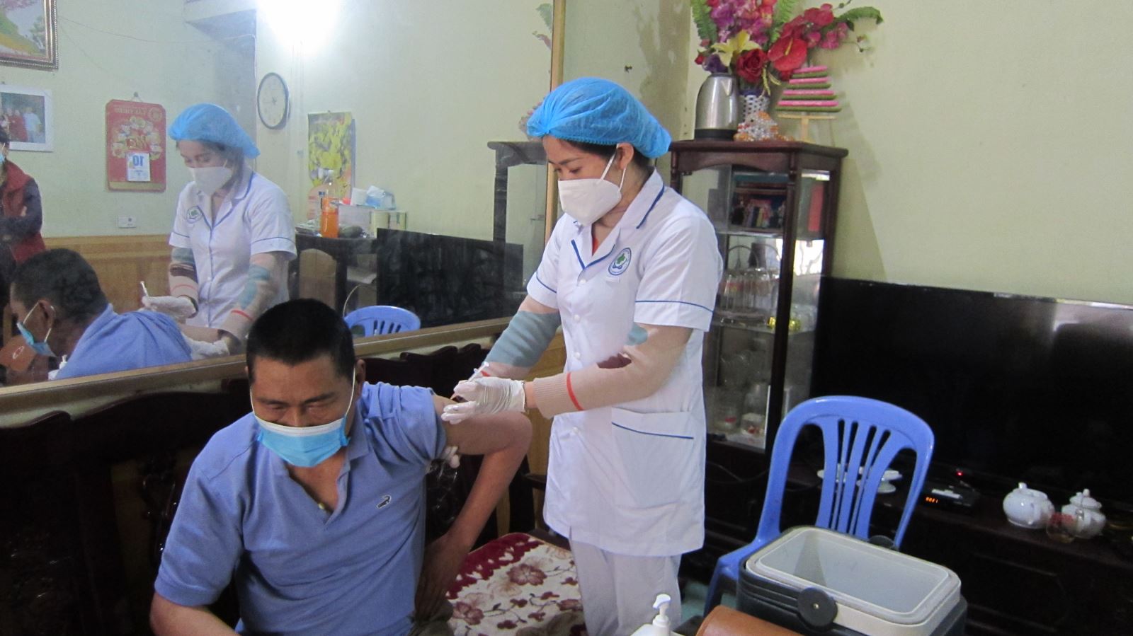 Thành phố  Yên Bái tổ chức tiêm Vắc – xin phòng Covid -19 tại nhà.