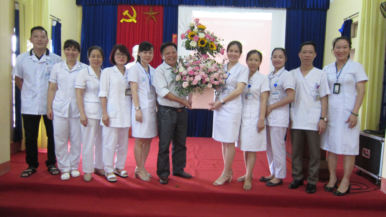 Trung tâm Y tế thành phố Yên Bái tổ chức gặp mặt nhân dịp Kỷ niệm Ngày Quốc tế điều dưỡng