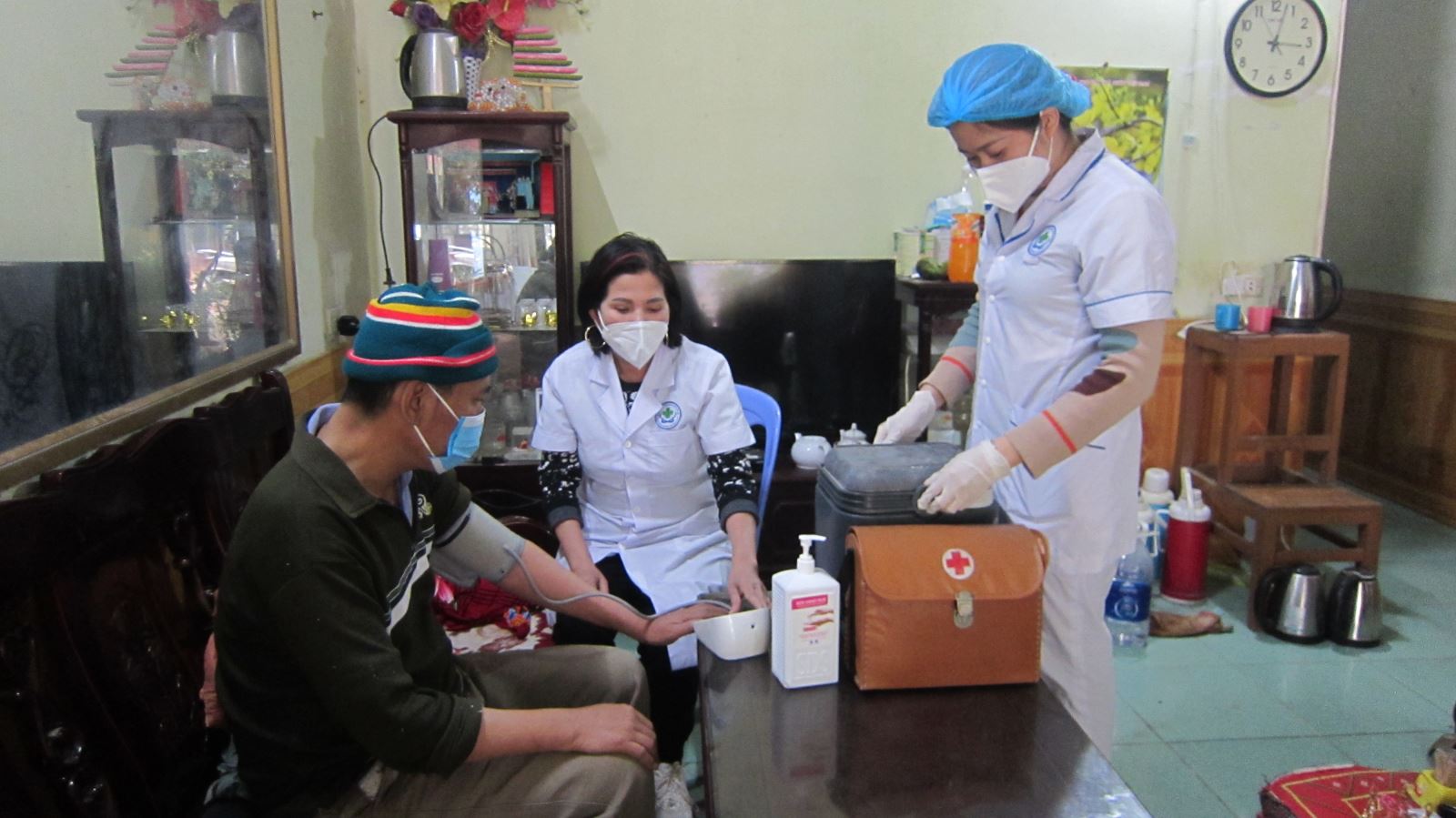 Thành phố  Yên Bái tổ chức tiêm Vắc – xin phòng Covid -19 tại nhà.