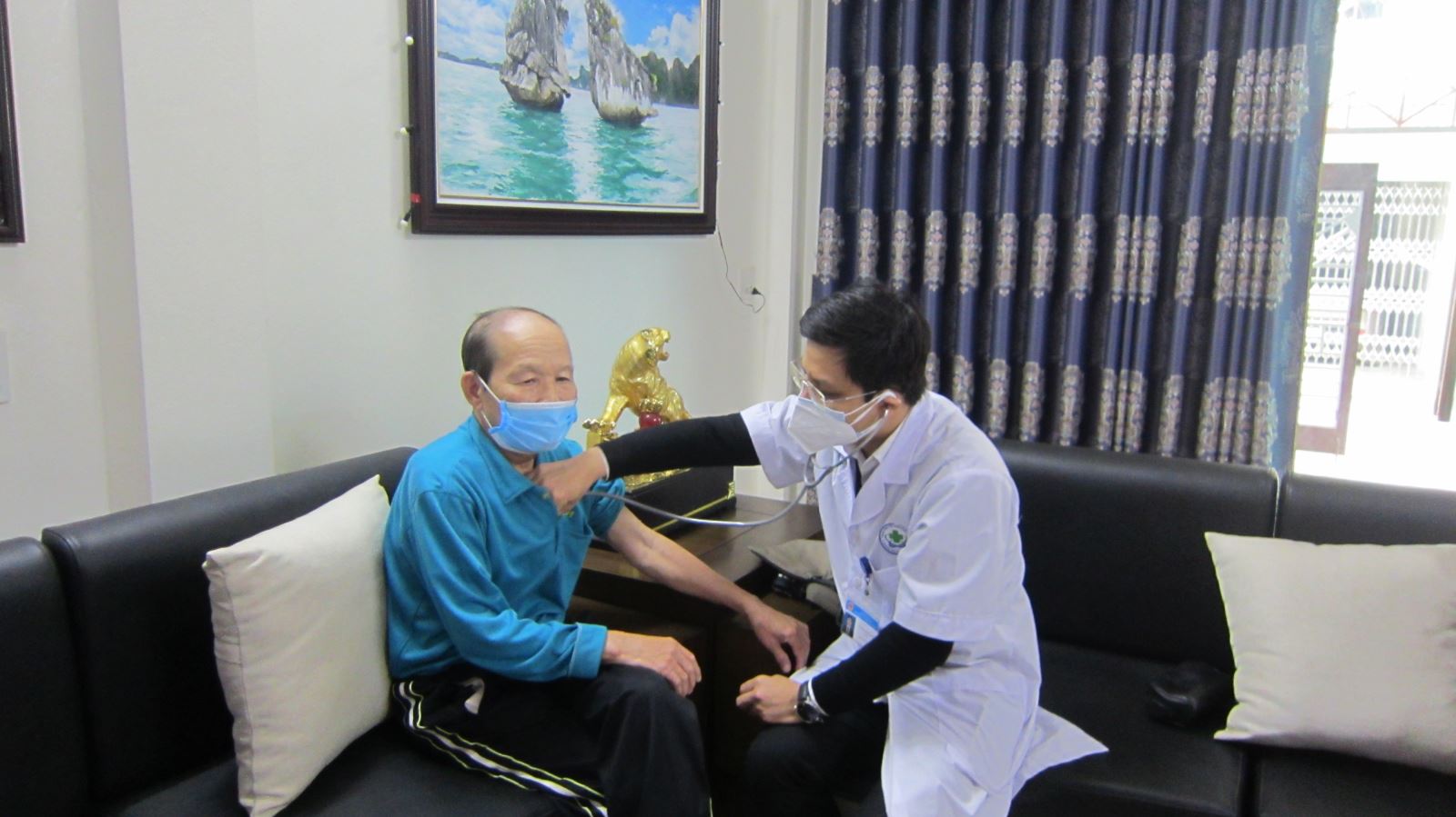 Thành phố  Yên Bái tổ chức tiêm Vắc – xin phòng Covid -19 tại nhà.