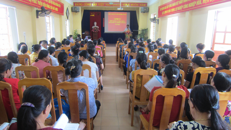 Tập huấn triển khai các hoạt động chăm sóc sức khỏe tâm thần tại Trung tâm Y tế thành phố Yên Bái