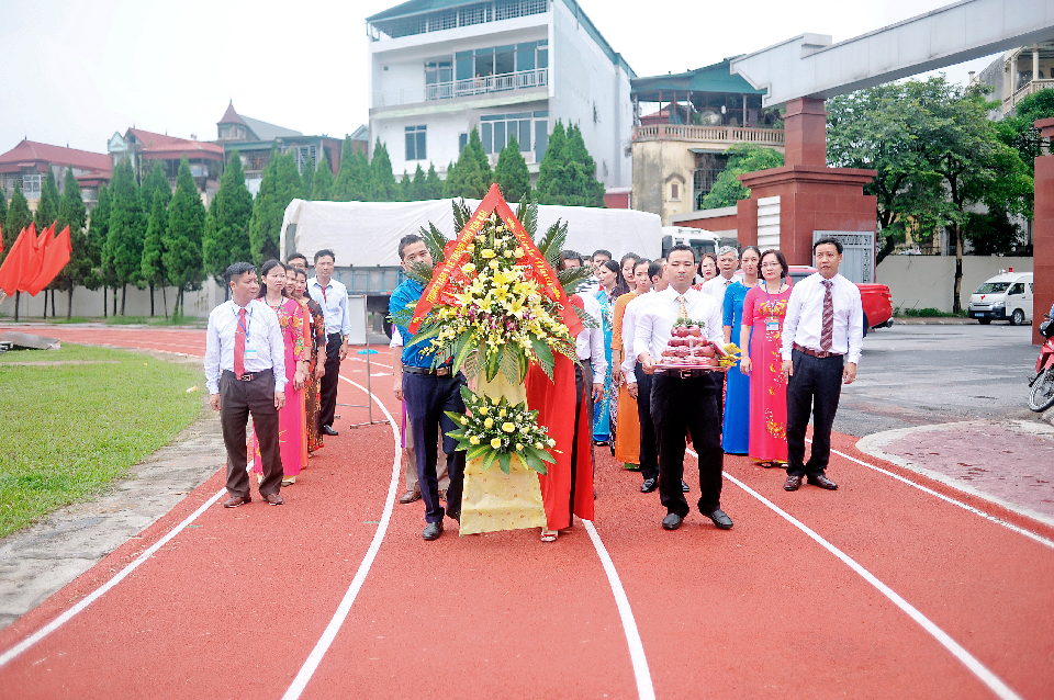 Trung tâm Y tế thành phố Yên Bái báo công và dâng hương tưởng niệm Chủ tịch Hồ Chí Minh