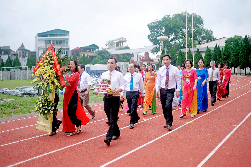 Trung tâm Y tế thành phố Yên Bái báo công và dâng hương tưởng niệm Chủ tịch Hồ Chí Minh