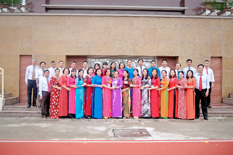 Trung tâm Y tế thành phố Yên Bái báo công và dâng hương tưởng niệm Chủ tịch Hồ Chí Minh