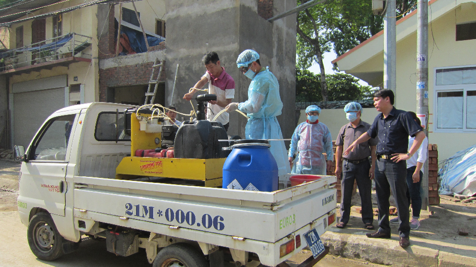 Phun thanh khiết môi trường sau ảnh hưởng hoàn lưu bão số 3