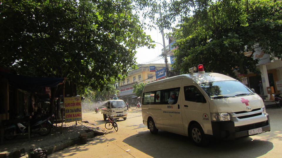 Phun thanh khiết môi trường sau ảnh hưởng hoàn lưu bão số 3