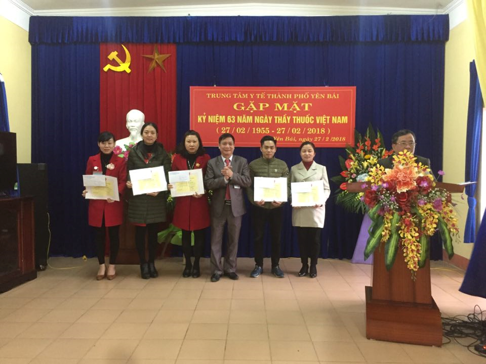 Trung tâm Y tế thành phố gặp mặt kỷ niệm 63 năm ngày Thầy thuốc Việt Nam