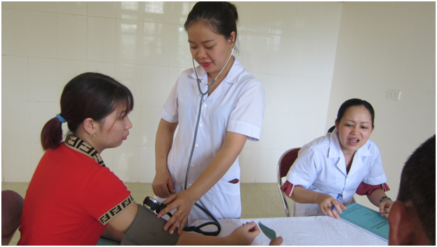 Trung tâm Y tế thành phố Yên Bái tập huấn, khám sức khỏe cho các cơ sở kinh doanh, sản xuất, chế biến thực phẩm và các bếp ăn tập thể năm 2019