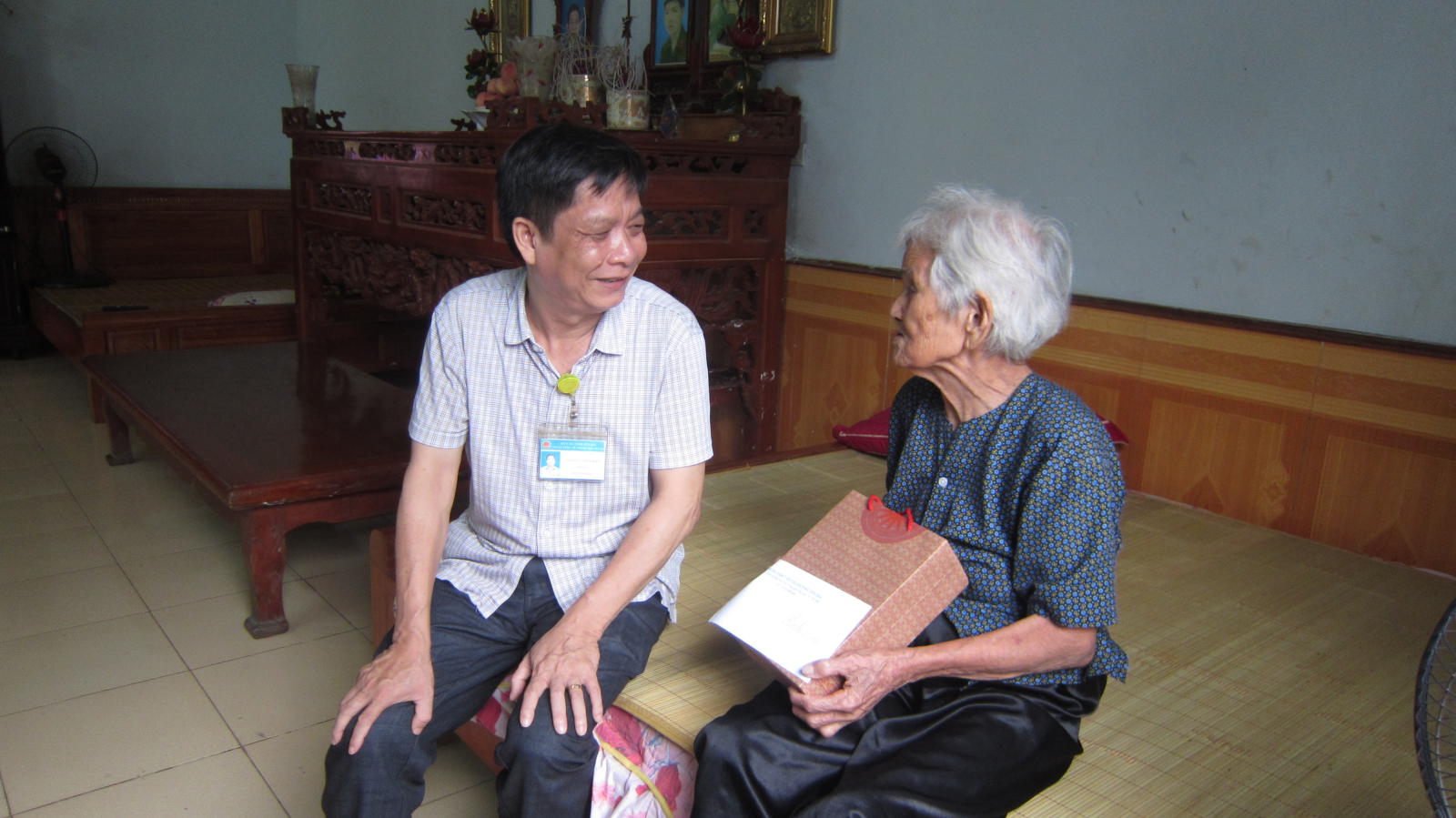 Chi hội thầy thuốc trẻ Trung tâm Y tế thành phố Yên Bái tổ chức các hoạt động  kỷ niệm 73 năm Ngày Thương binh – Liệt sĩ.