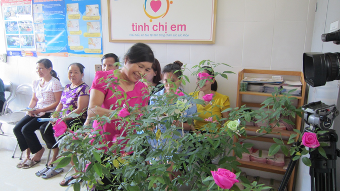 Trạm Y tế xã Văn tiến tổ chức truyền thông hái hoa dân chủ về Bảo hiểm Y tế