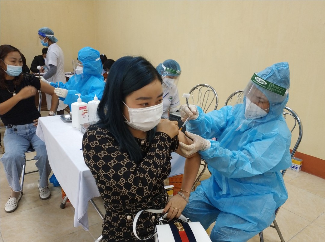 Hình ảnh tin tức Tiêm mũi nhắc lại vaccine phòng COVID-19 là cần thiết để phòng bệnh