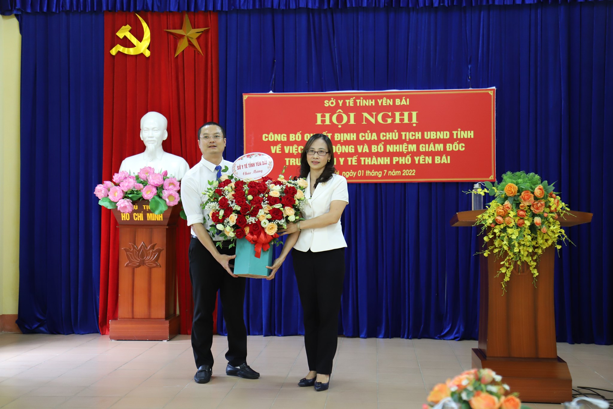 Hình ảnh tin tức Công bố quyết định bổ nhiệm Giám đốc Trung tâm y tế thành phố Yên Bái