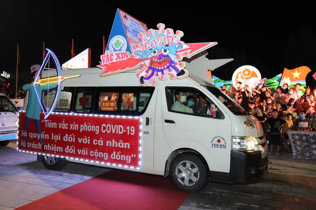 Hình ảnh tin tức Đèn lồng “Vui trung thu và tựu trường an toàn” của Trung tâm Y tế thành phố Yên Bái tham gia “Đêm hội trăng rằm”.